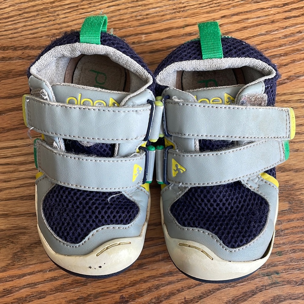 Plae shoes size 8
